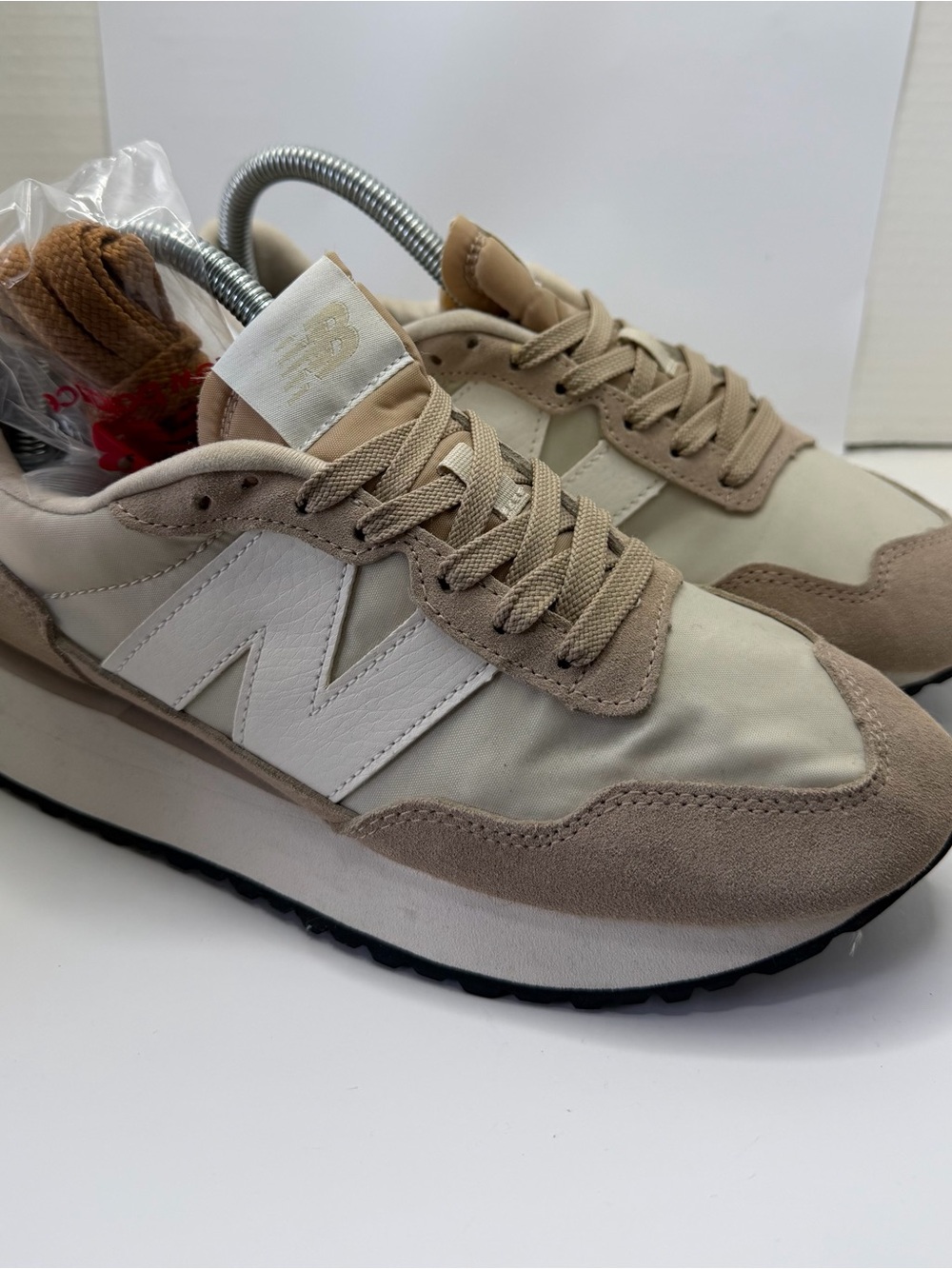 New Balance 237 women’s 8 like new condition